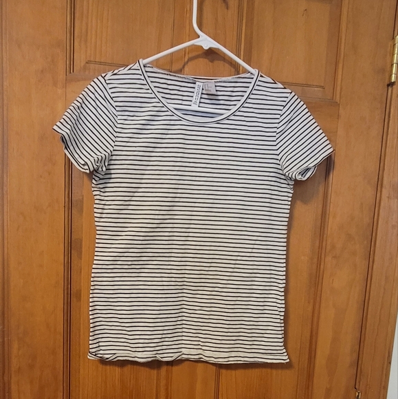 Striped Black and White Women's Top - Picture 1 of 3